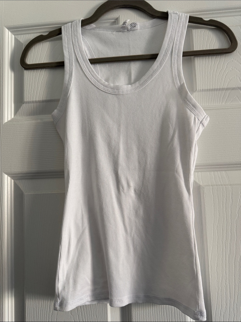 Tilly's Classic White Ribbed Scoop Tank